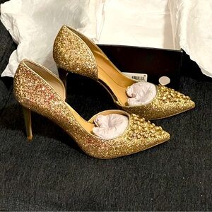 BRAND NEW, beautiful gold stiletto Original box, Women’s gold pumps size 11!